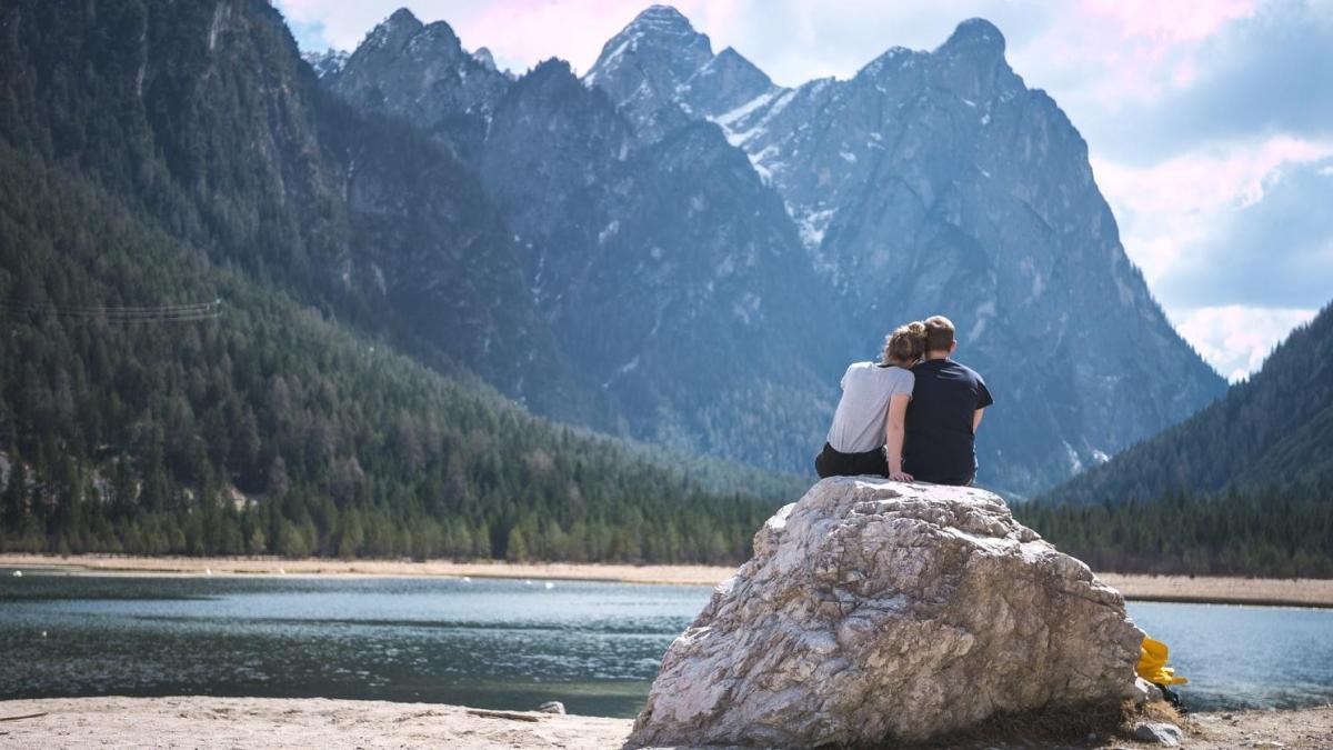 126 - Mannen en vrouwen opgelet! De meest essentiële behoeftes van een man en een vrouw binnen de liefdesrelatie! Zo word jij die onweerstaanbare partner! afbeelding